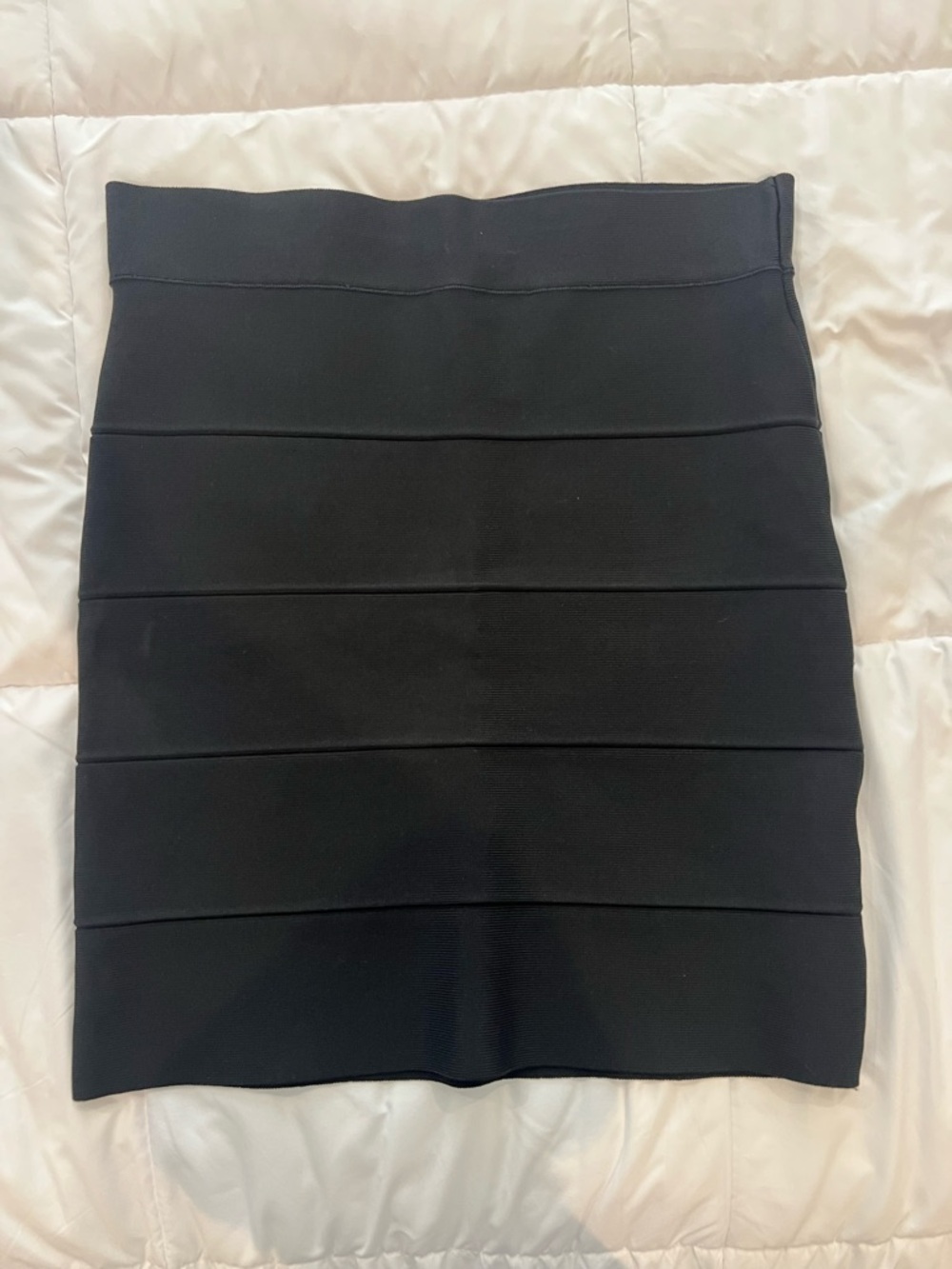 BCBG MAXAZRIA Classic Black Bandage Pencil Skirt - Women size Large
